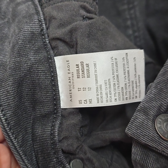American Eagle| Curvy Mom Jeans | Size 12| Washed Black - Picture 9 of 13